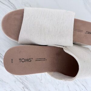 TOMS Women's Cream Mules